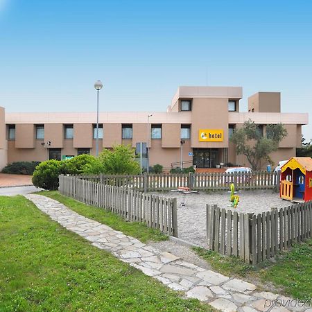 As Porta Catalana Hotell La Jonquera Eksteriør bilde